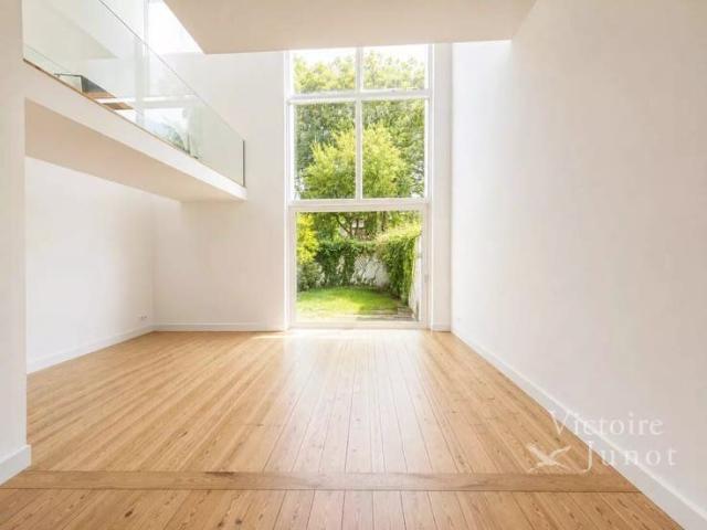 Montgomery Master House with 5 Bedrooms + Garden