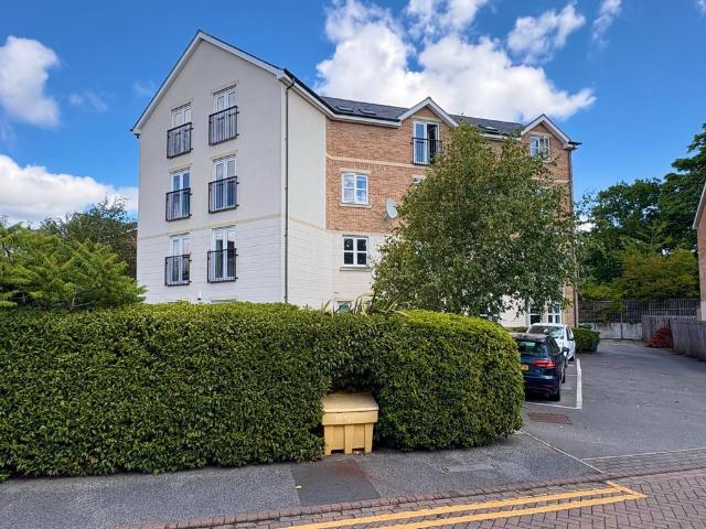 Montgomery Avenue, Far Headingley. 2 bed flat to rent £1,100 pcm £254 pw