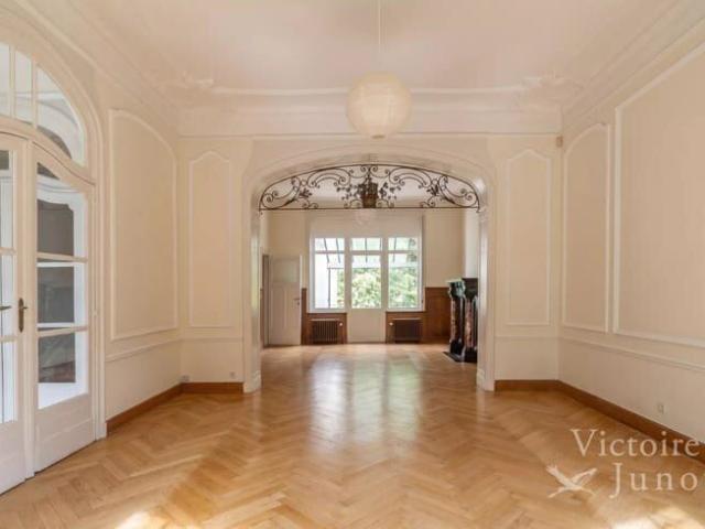 Montgomery: Beautiful 4 bedroom house with garden