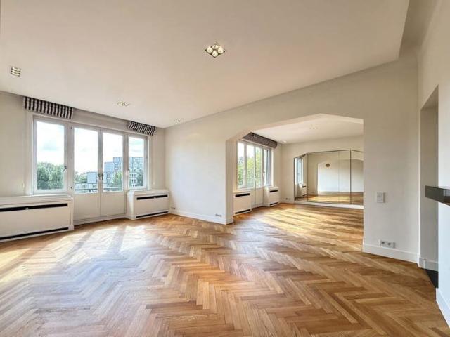 Montgomery Beautiful apt. with terrace & 2 parking spaces
