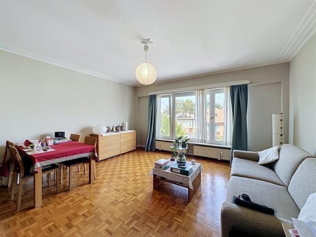 MONTGOMERY, BRIGHT 2 BEDROOM APARTMENT WITH TERRACE