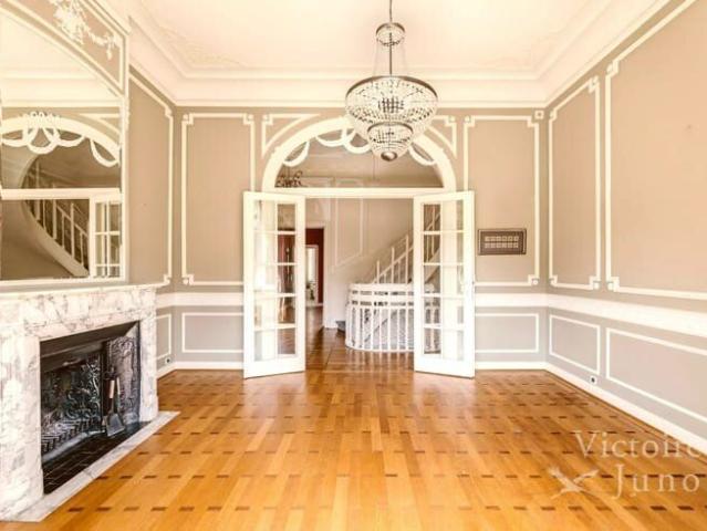 Montgomery Square, magnificent 5 bedroom mansion