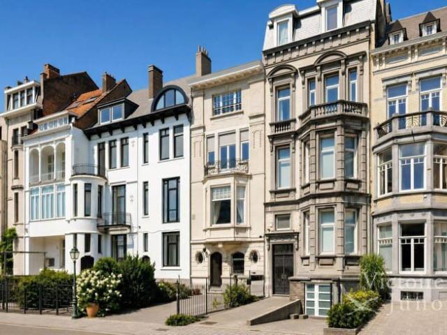 Montgomery Square, magnificent 5 bedroom mansion