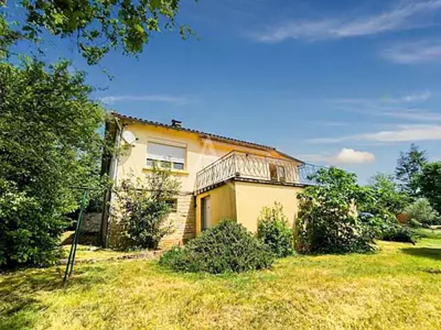 Montgesty 46150 Achat / Vente maison 3 pièces t3 au dernier étage jardin