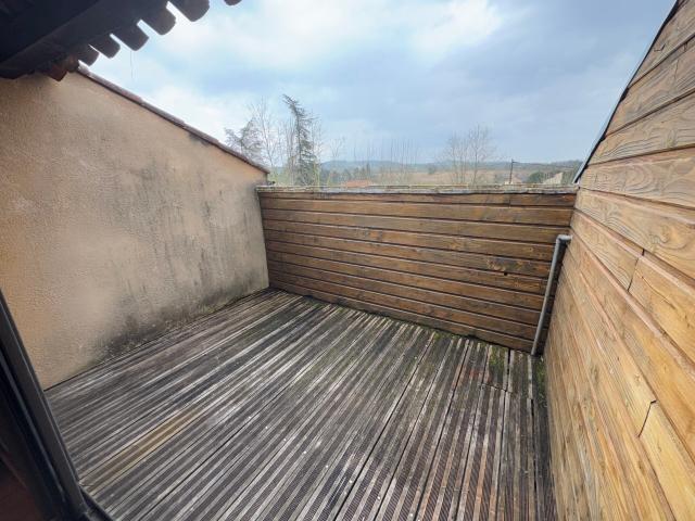 MONTDRAGON, à 10 minutes de Réalmont, Maison de village 5 pièces de 101m² habitables avec TERRASSE. Libre Mi Août