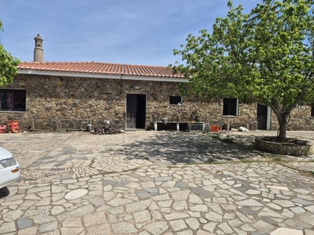 Monte Alentejano na zona de Gomes Aires Almodovar
