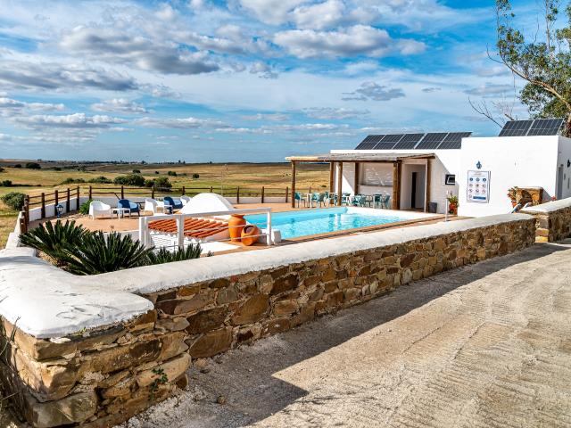 Monte Alentejano com 3 Casas, Piscina e Licença AL