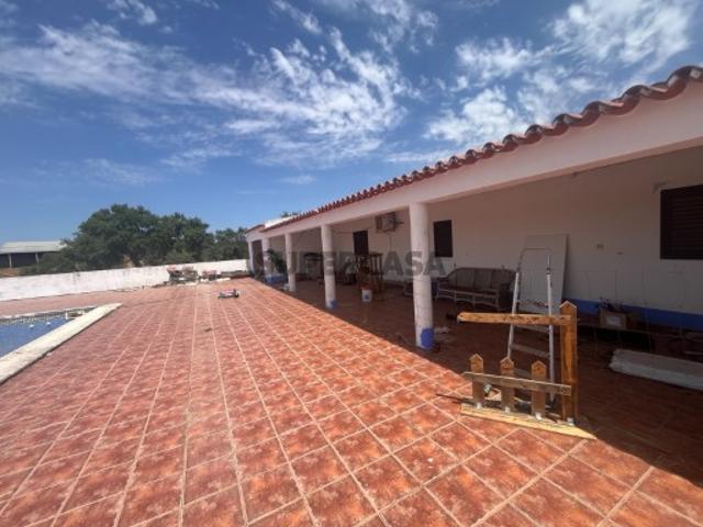 Monte Alentejano Vedada, Com 800.000m2 e casa de 4 quartos Com piscina