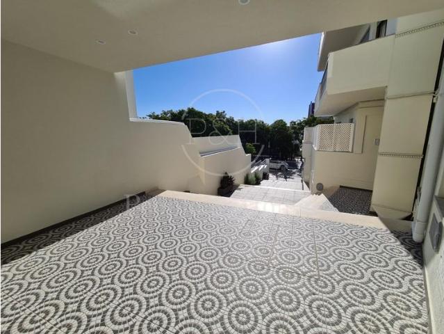 Monte Estoril Av. Saboia. T1 sem móveis. Perto da praia e do combóio