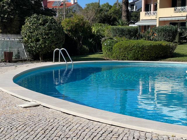 Monte Estoril T2 apartamento em Condomínio Fechado com Piscina
