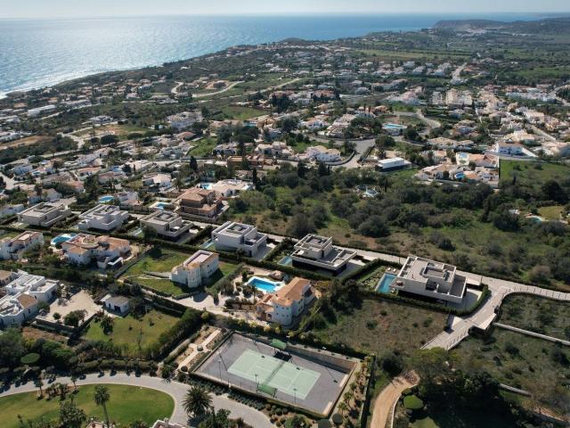 Monte Lemos – Requintada colecção de moradias com fantástica. 299m² Lagos