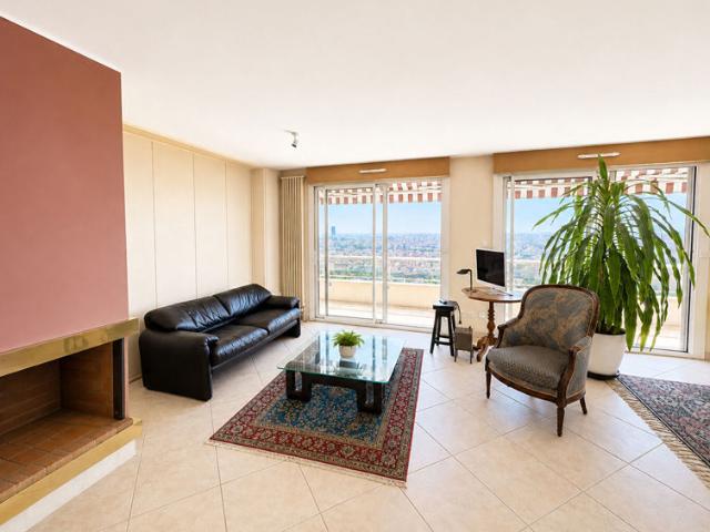 Montée de Choulans 145.29 m2 avec terrasse