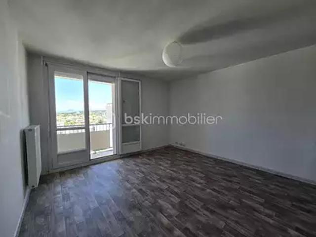 Montélimar 26200 Achat / Vente appartement 3 pièces t3 au dernier étage cave