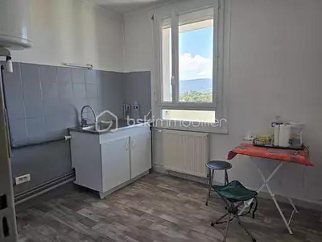 Montélimar 26200 Achat / Vente appartement 3 pièces t3 au dernier étage cave