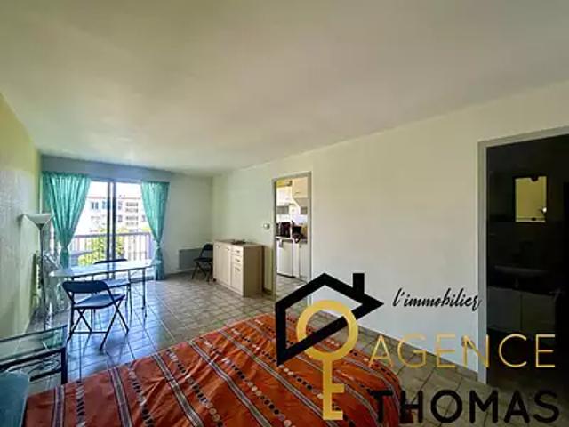 Montélimar 26200 Location appartement 1 pièce t1 au dernier étage