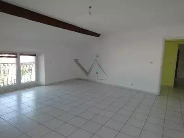 Montélimar 26200 Location appartement 2 pièces t2 au dernier étage