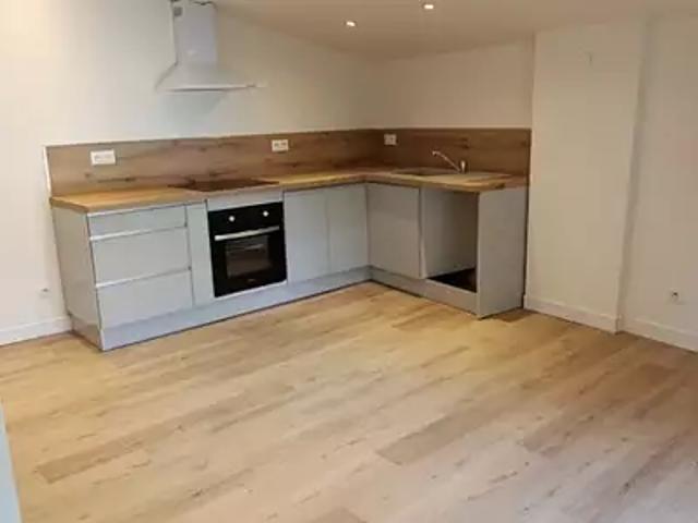 Montélimar 26200 Location appartement 2 pièces t2 au dernier étage