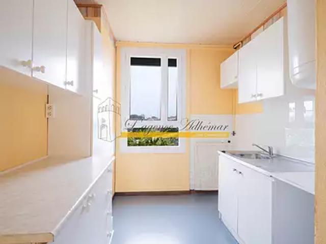 Montélimar 26200 Location appartement 3 pièces t3 au dernier étage