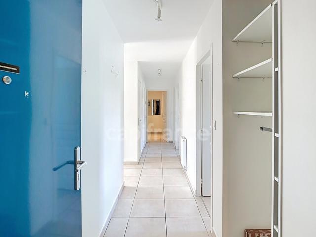 MONTELIMAR 26 200 Appartement à vendre T4 récent 85 m² Terrasse plein sud 19 m² Garage fermé DPE A