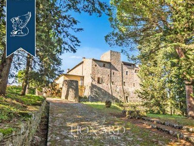 Monteriggioni Siena 104294659