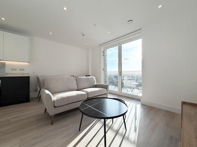 Monterrey House, Acton W3, Studio to rent, £2,050 pcm | PrimeLocation