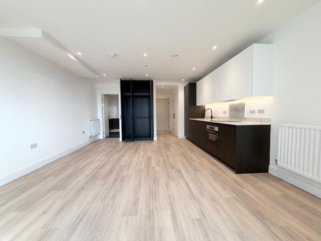 Monterrey House, Acton W3, Studio to rent, £2,100 pcm | PrimeLocation