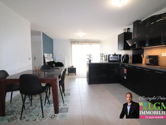 Monteux 84 Très bel appartement lumineux T4 de 75 m² ave. 74m² Monteux