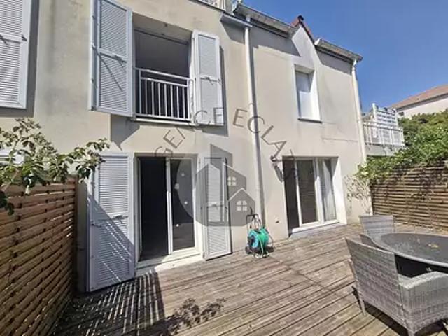 Montévrain 77144 Achat / Vente appartement 3 pièces t3 au dernier étage