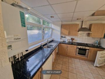 Montford House, London E14, 2 bed maisonette to rent, £2,400 pcm | PrimeLocation