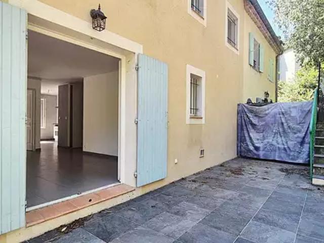 Montfort sur Argens 83570 Achat / Vente appartement 2 pièces t2 terrasse parking