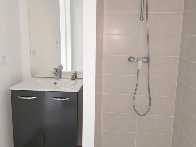 « MONTFAVET APPARTEMENT T2 46.80 M² AVEC TERRASSE ET PARKING »