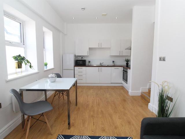 Monthermer Road, Cathays, Cardiff CF24, 2 bed flat to rent, £1,275 pcm | PrimeLocation