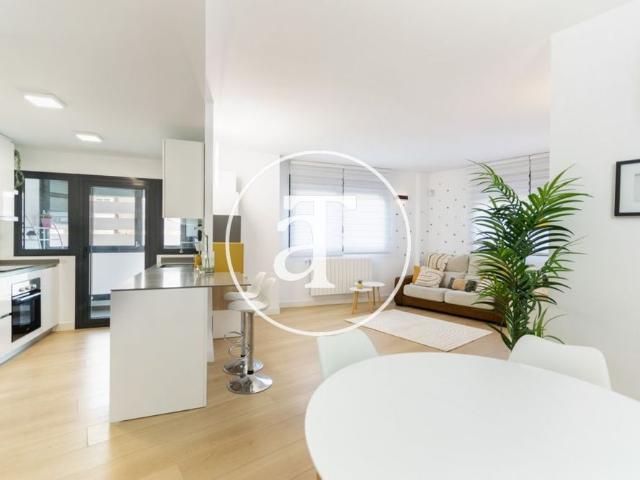 Monthly rental apartment with 2 bedrooms and 2 bathrooms in a building with a swimming pool in Alcorcón