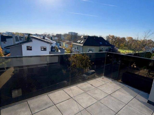 Monthly Rental! Luxury Living! Penthouse! Skyline+Kahlenberg View! Amazing Roof Top Terrace and Garage!