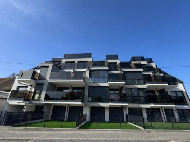 Monthly Rental! Luxury Living! Penthouse! Skyline+Kahlenberg View! Amazing Roof Top Terrace & Garage!