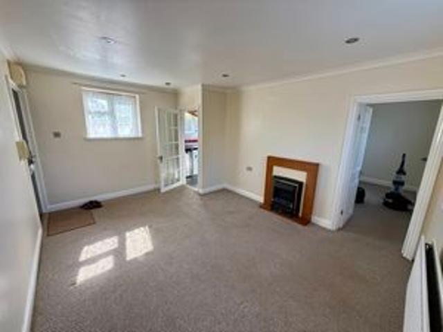 Monthly Rental Of £895