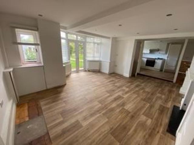 Monthly Rental Of £2,750