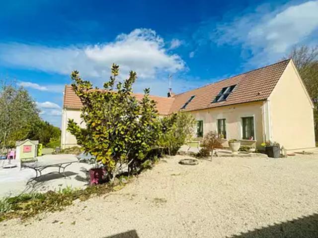Montigny la Resle 89230 Achat / Vente maison 6 pièces t6 au dernier étage piscine