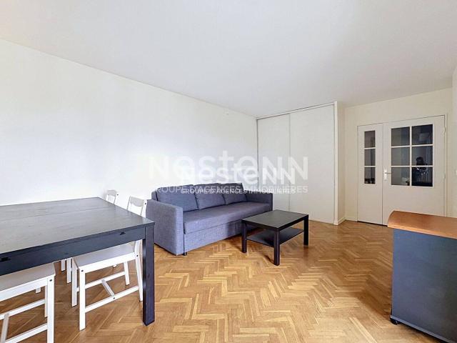 Montigny le Bretonneux centre ville: Appartement MEUBLÉ deux p