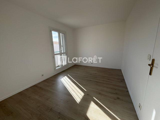 MONTIGNY LE BRETONNEUX 2 pièce s 50 m2