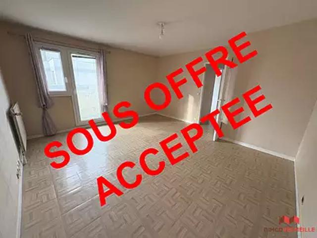 Montigny le Bretonneux 78180 Achat / Vente appartement 1 pièce t1 parking