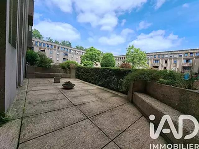 Montigny le Bretonneux 78180 Achat / Vente appartement 2 pièces t2 parking