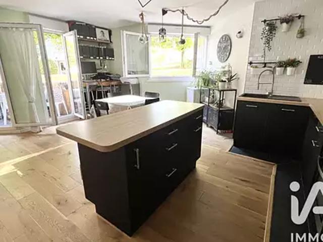 Montigny le Bretonneux 78180 Achat / Vente appartement 4 pièces t4 parking