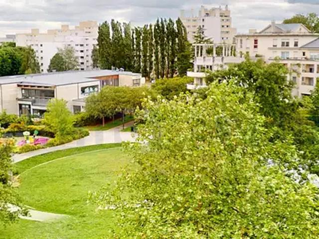 Montigny le Bretonneux 78180 Achat / Vente appartement 5 pièces t5 au dernier étage terrasse