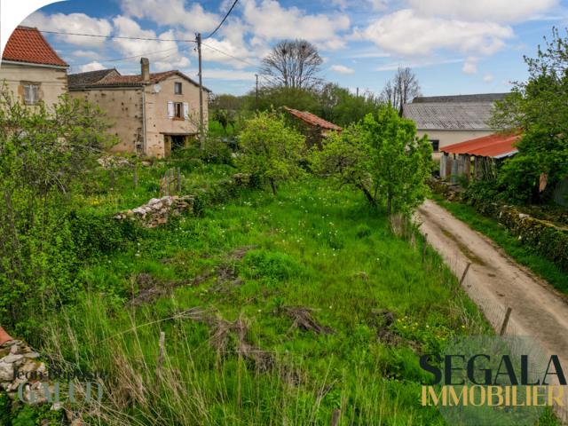 MONTIRAT Maison de village
