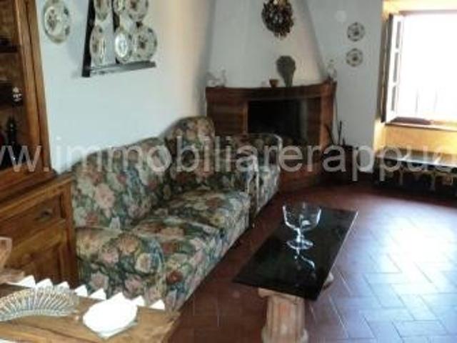 Montisi vendesi appartamento di 75 mq ristrutturato e arreda. 75m² Montisi