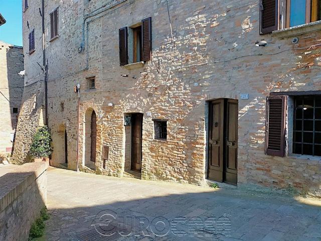 Montone Appartamento indipendente in centro storico 73m² Montone