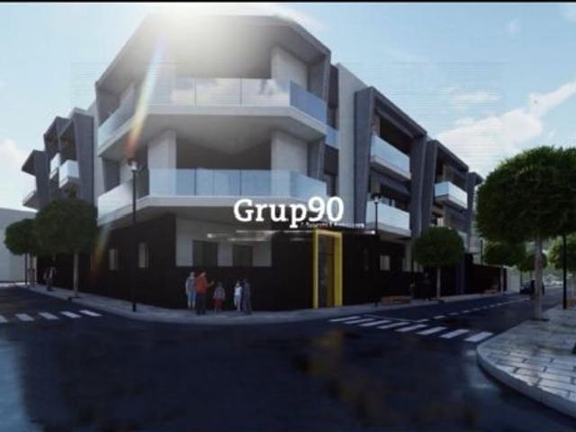MONTOLIU. PISO DE 127 M2 CON 3 HABITACIONES Y 2 BAÑOS. TERRAZA PRIVADA 37 M2