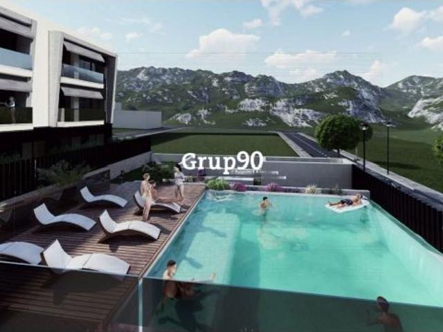 MONTOLIU. PISO DE 127 M2 CON 3 HABITACIONES Y 2 BAÑOS. TERRAZA PRIVADA 37 M2