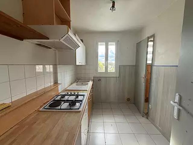 Montluçon 03100 Achat / Vente appartement 3 pièces t3 au dernier étage cave